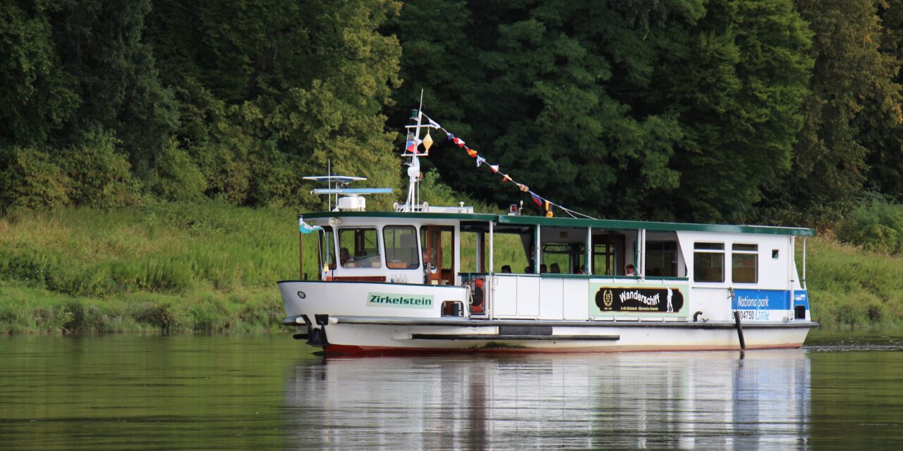 Wanderschiff in der Sächsischen Schweiz