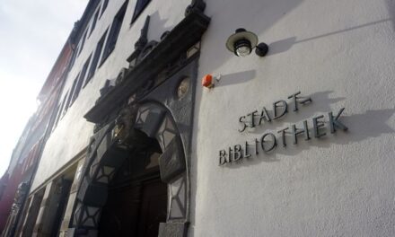 Lesespaziergang und Buchpremiere am Bibo-Tag